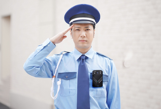 警備業で導入が進むウェアラブルカメラとは？安全・効率・証拠力アップの理由を解説