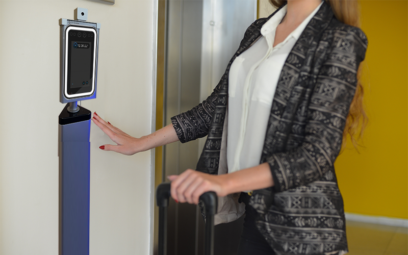 ホテルなど顔認証チェックイン